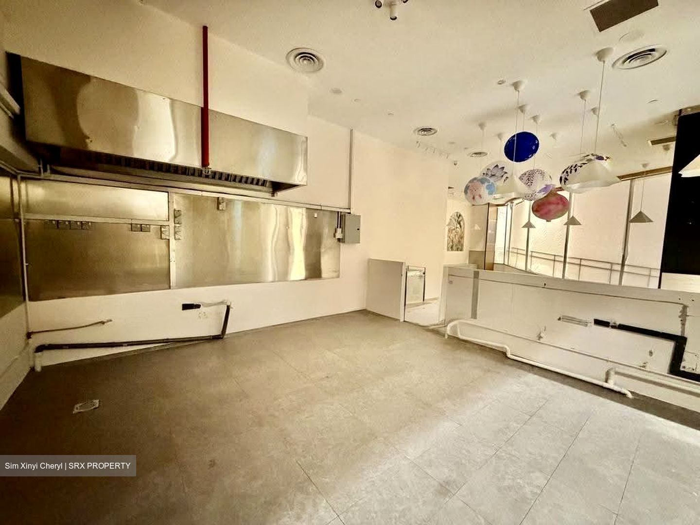 111 Somerset (D9), Retail #633704441
